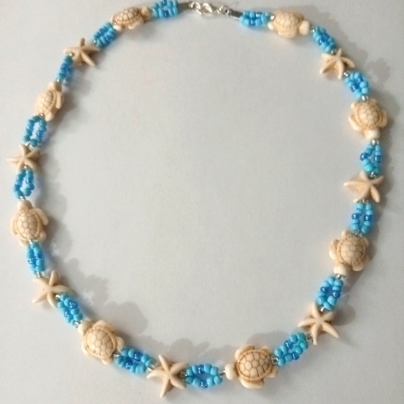 18" Beaded Sea Turtle & Starfish Necklace - Picture 3 of 4